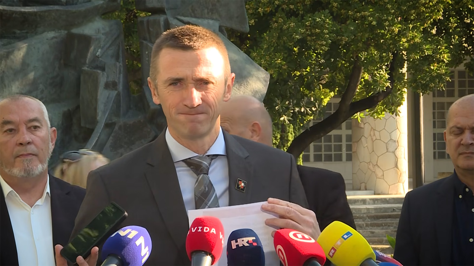 Penavino političko parazitiranje na antisemitizmu